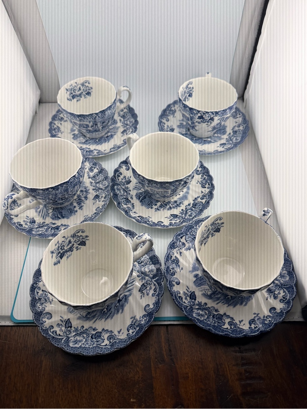 Johnson Brothers Blue and White Floral Teacup & Saucer Set - 6pc